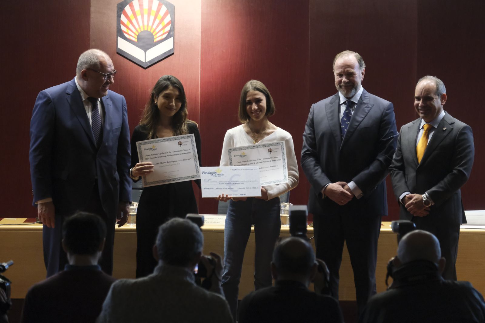 La entrega de premios de la Fundación Caja Rural del Sur a los mejores expediente de la Universidad de Córdoba, en imágenes