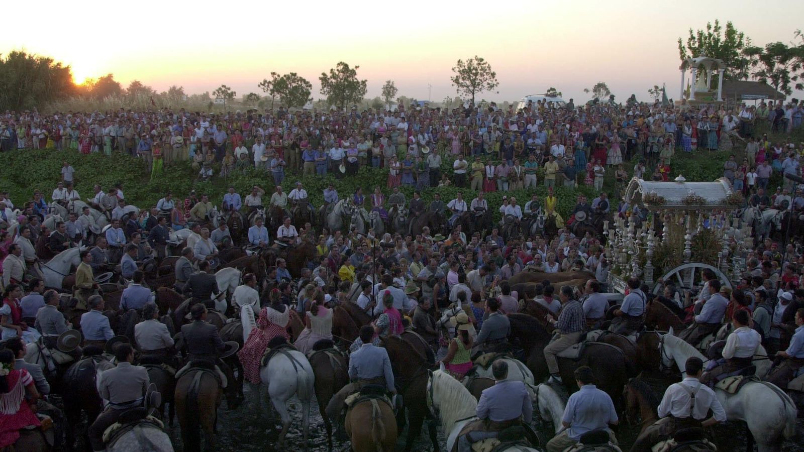 La hermandad de Triana, camino de El Rocío.