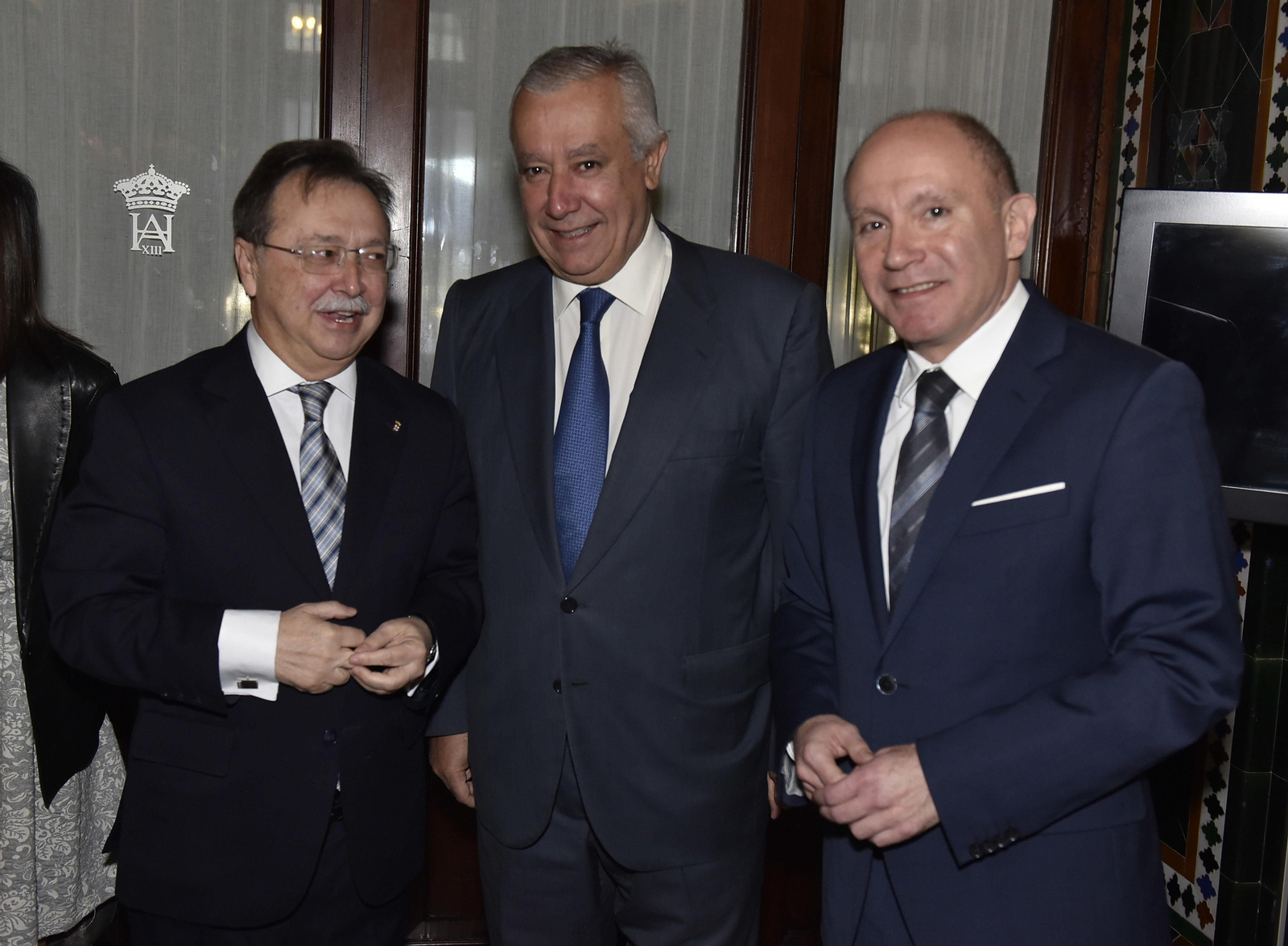 Las imágenes del Foro Joly con el presidente de Ceuta