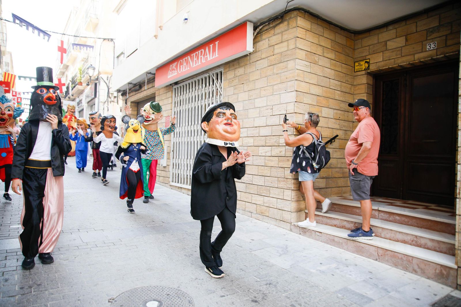 Desfile de Gigantes y Cabezudos de Vera, en imágenes