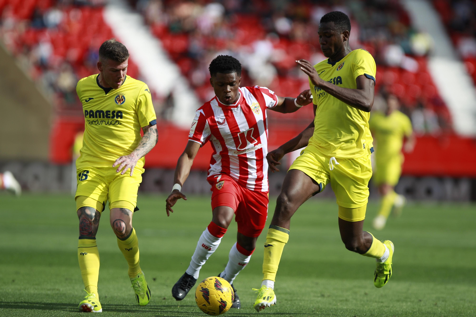 Las mejores imágenes del partido de fútbol U.D. Almería-Villarreal C.F.