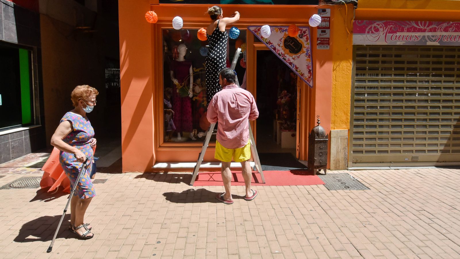 Las fotos del Sábado de Farolillos en el centro de La Línea