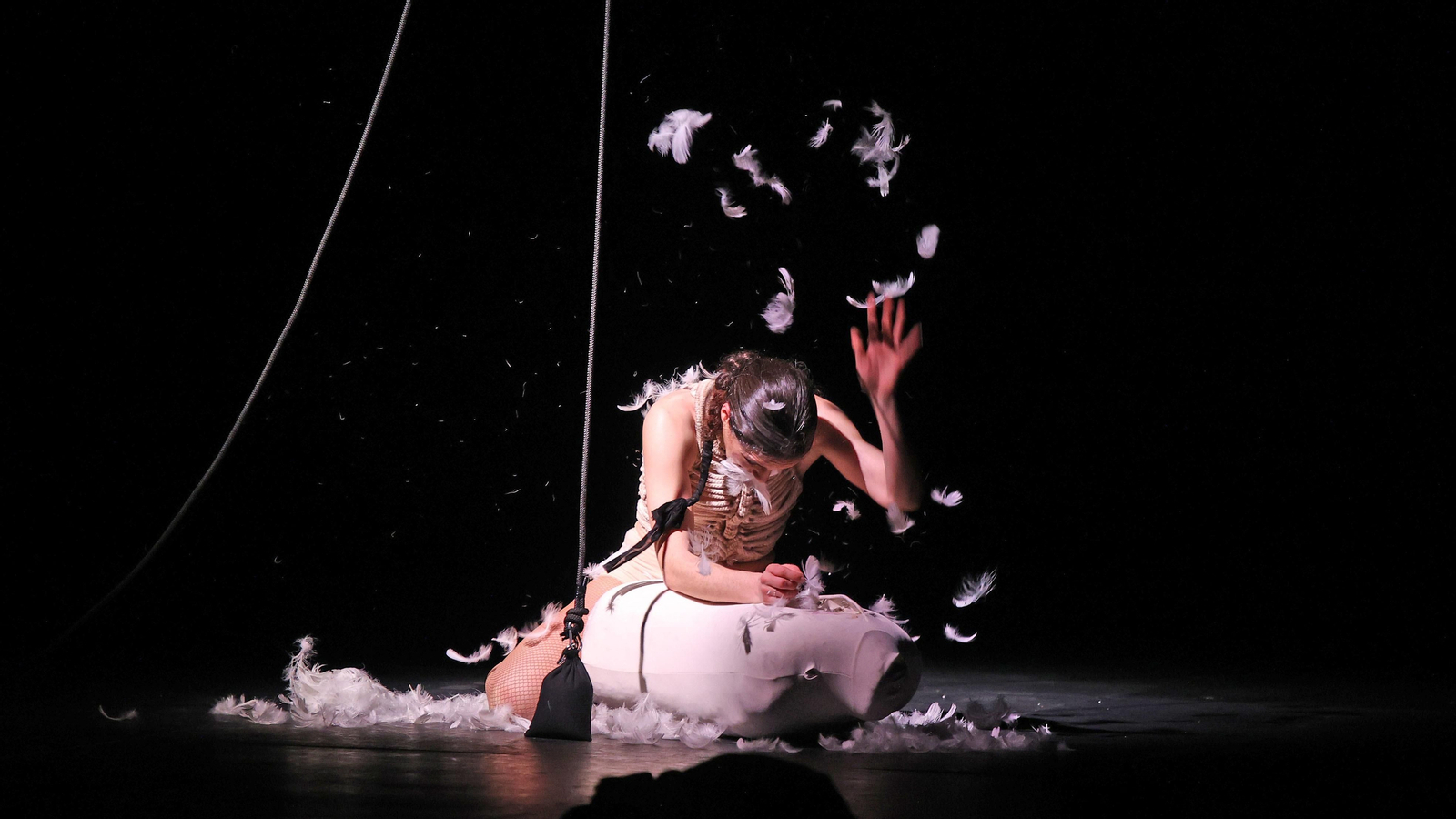 Sara Jiménez con 'Ave de Plata' en los Museos de la Atalaya