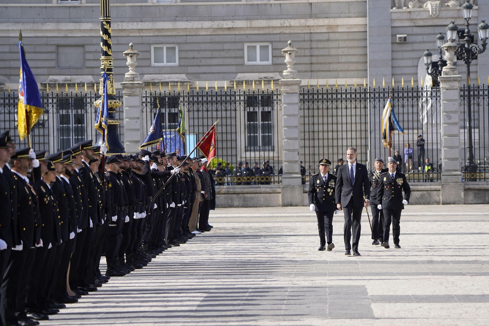 Los Reyes presiden los actos del bicentenario de la Policía Nacional