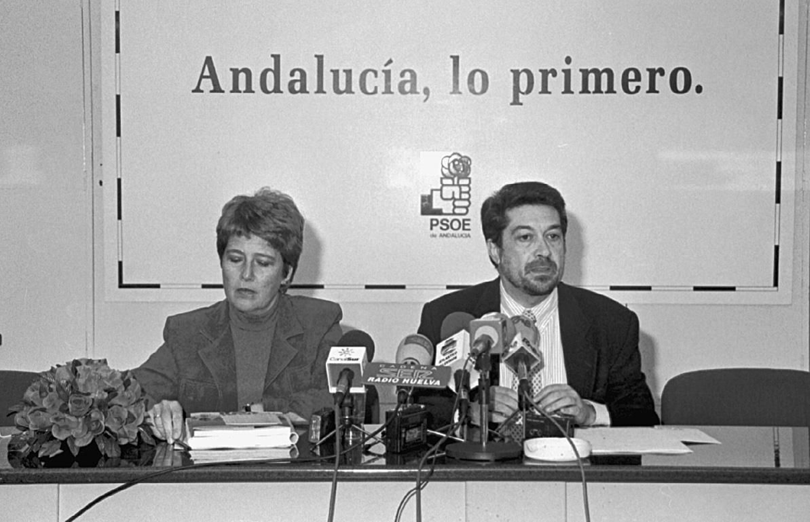 Javier Barrero, toda una vida ligado a la política onubense en imágenes