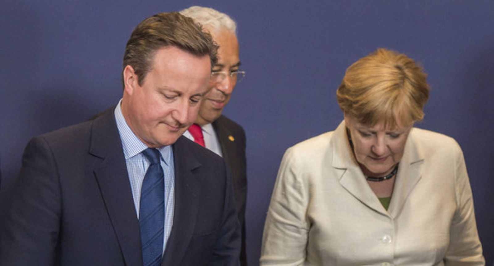 Merkel afirma que los Veintisiete no cambiarán tratados para reformar la UE