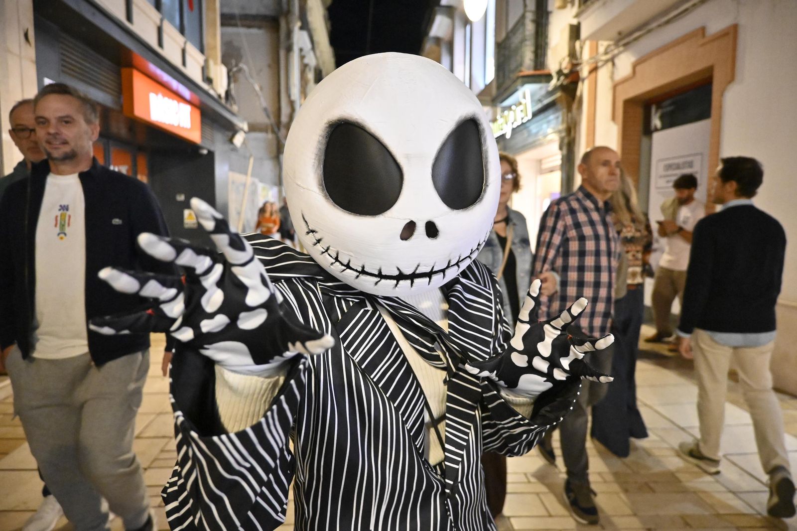 Las mejores fotografías de la noche de Halloween en Huelva