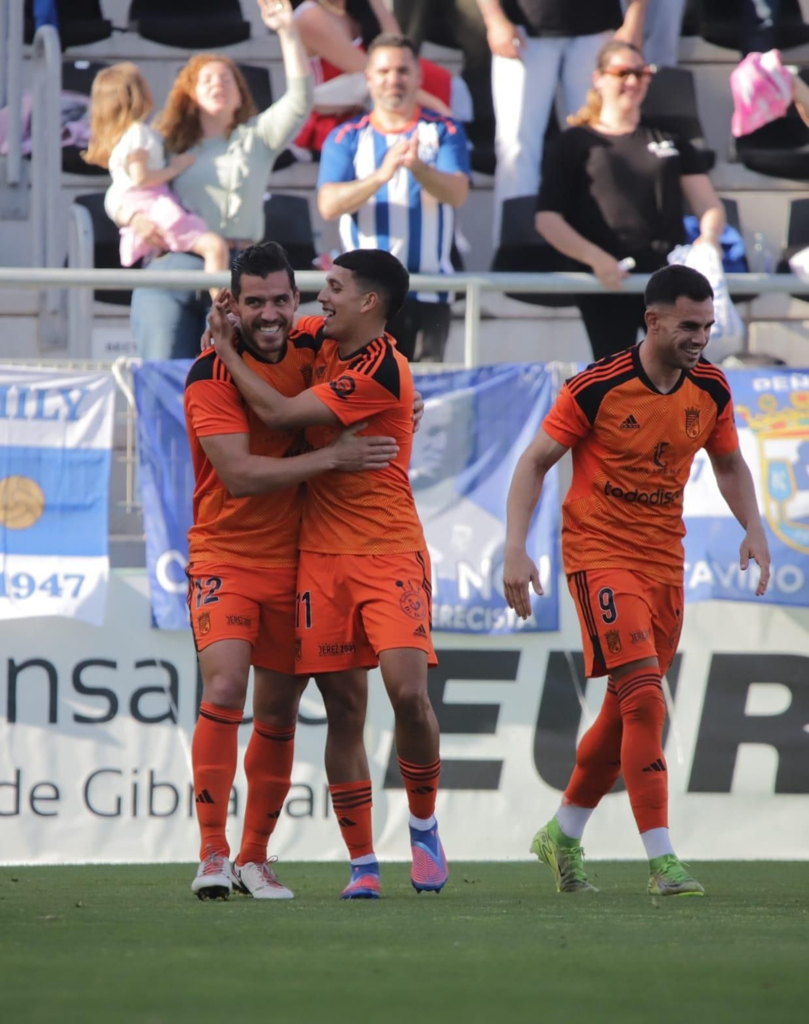 Imágenes del triunfo del Xerez CD ante la Balona en La Línea