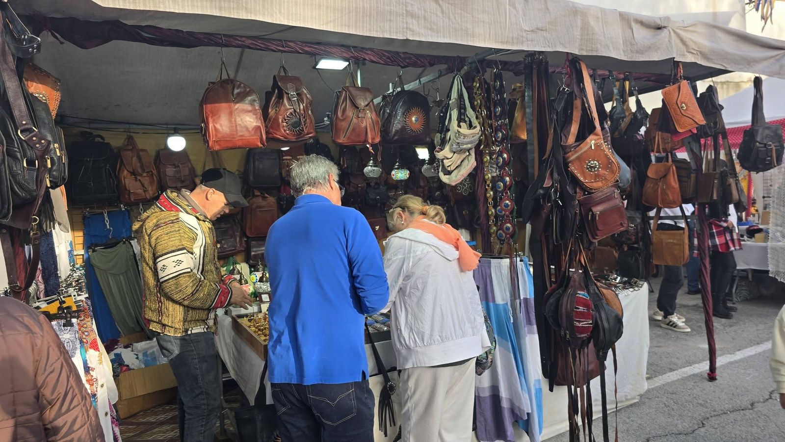 Inauguración del mercado circense carnavalesco de Barbate