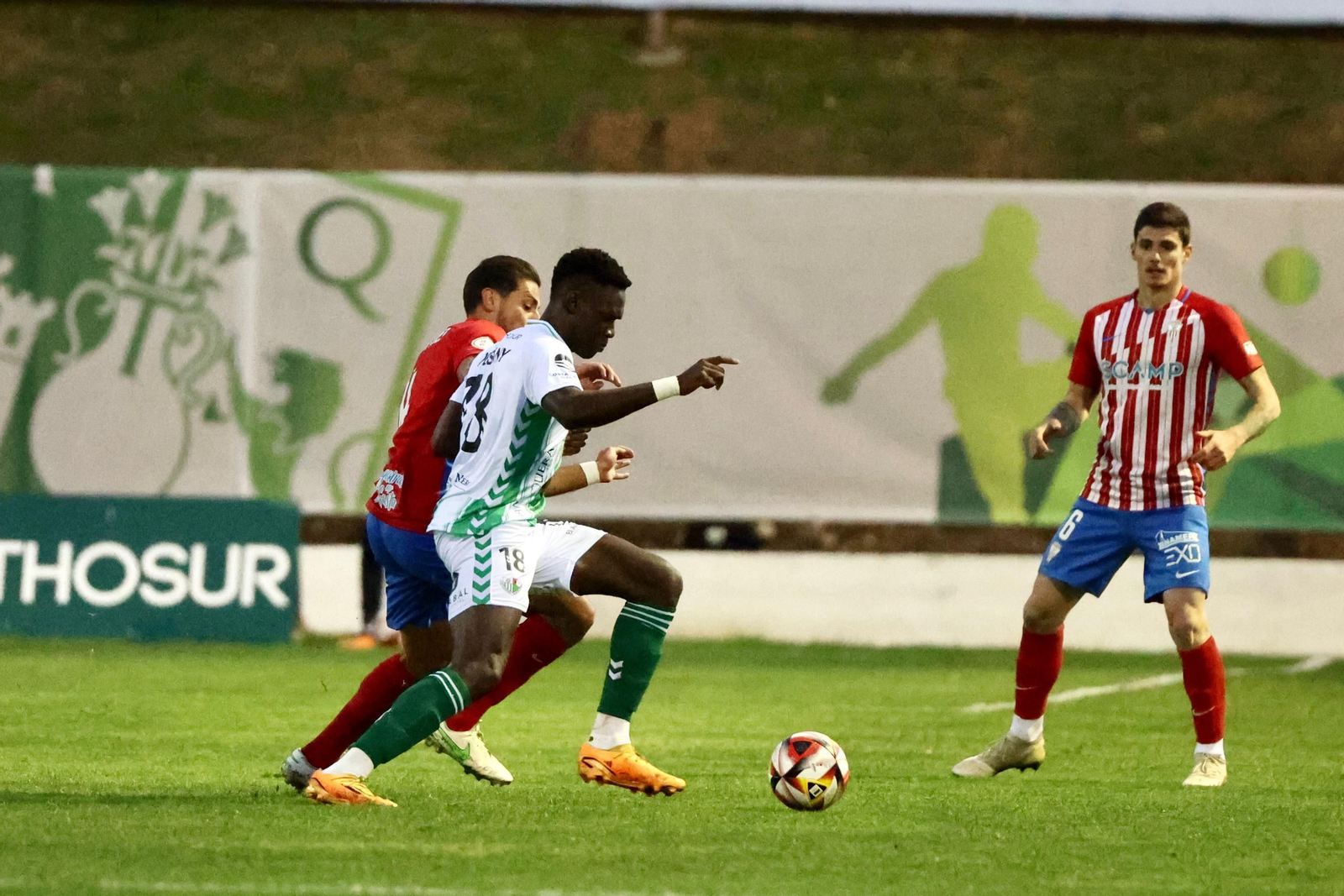 Destiny protege una pelota