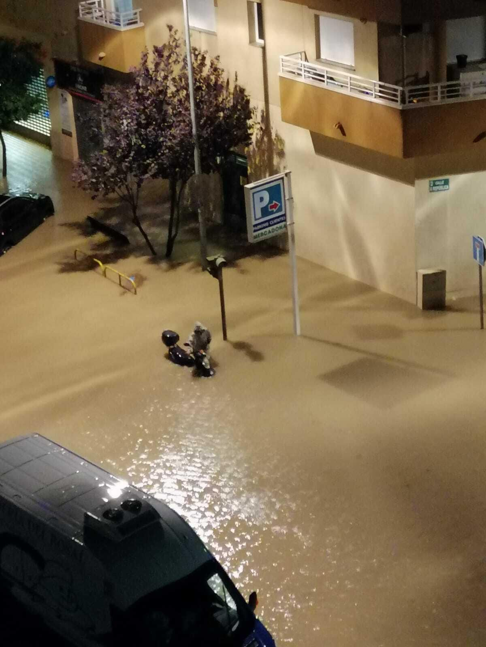 Inundaciones en la carretera del Campamento
