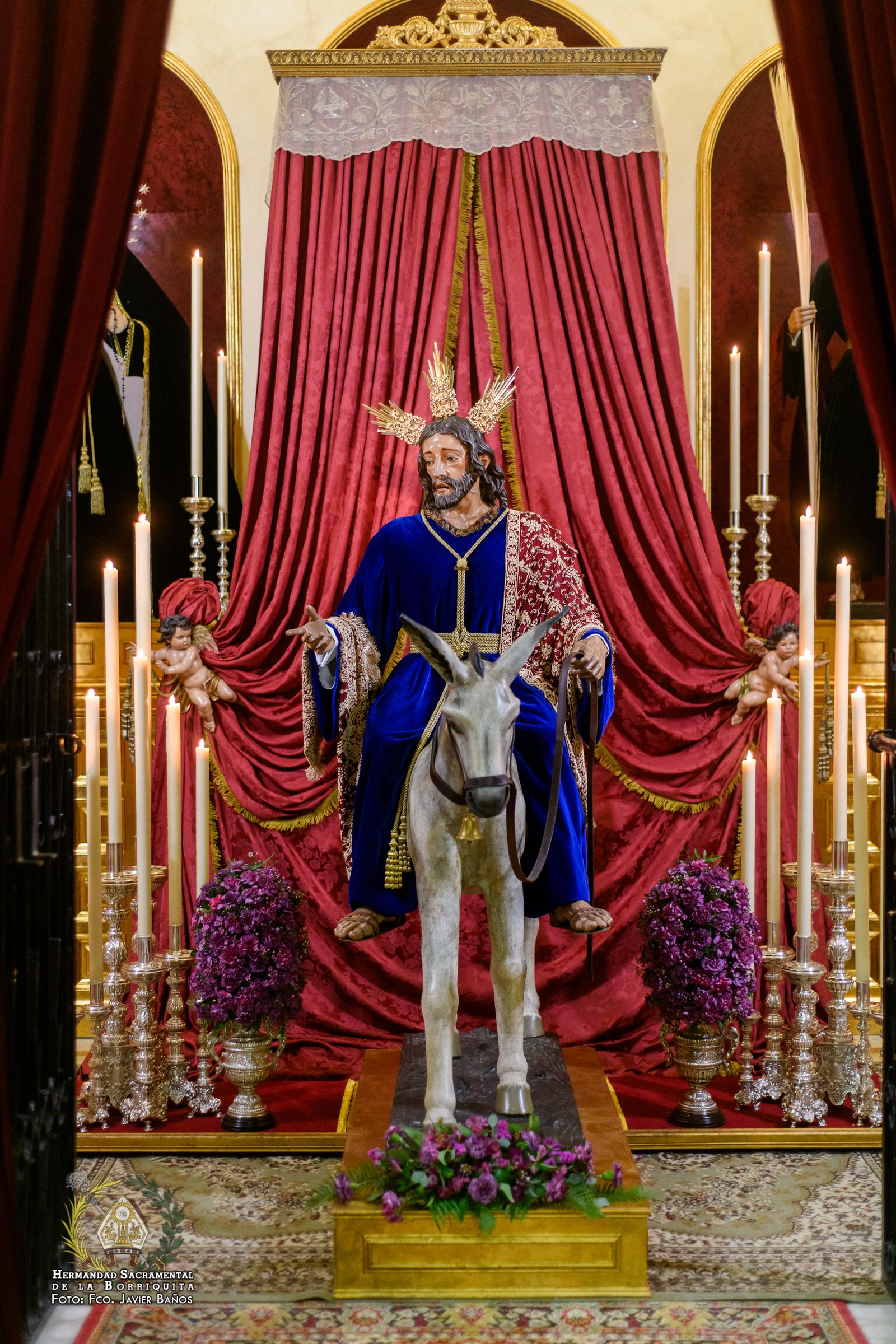 La Sagrada Entrada dispuesta para su veneración