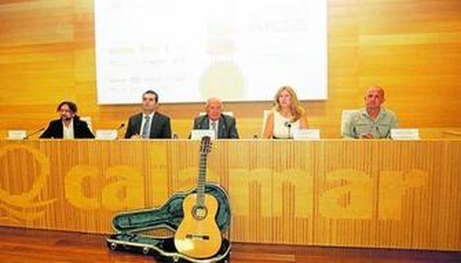Acto de la presentación del Certamen de Guitarra Julián Arcas celebrado ayer en Cajamar.