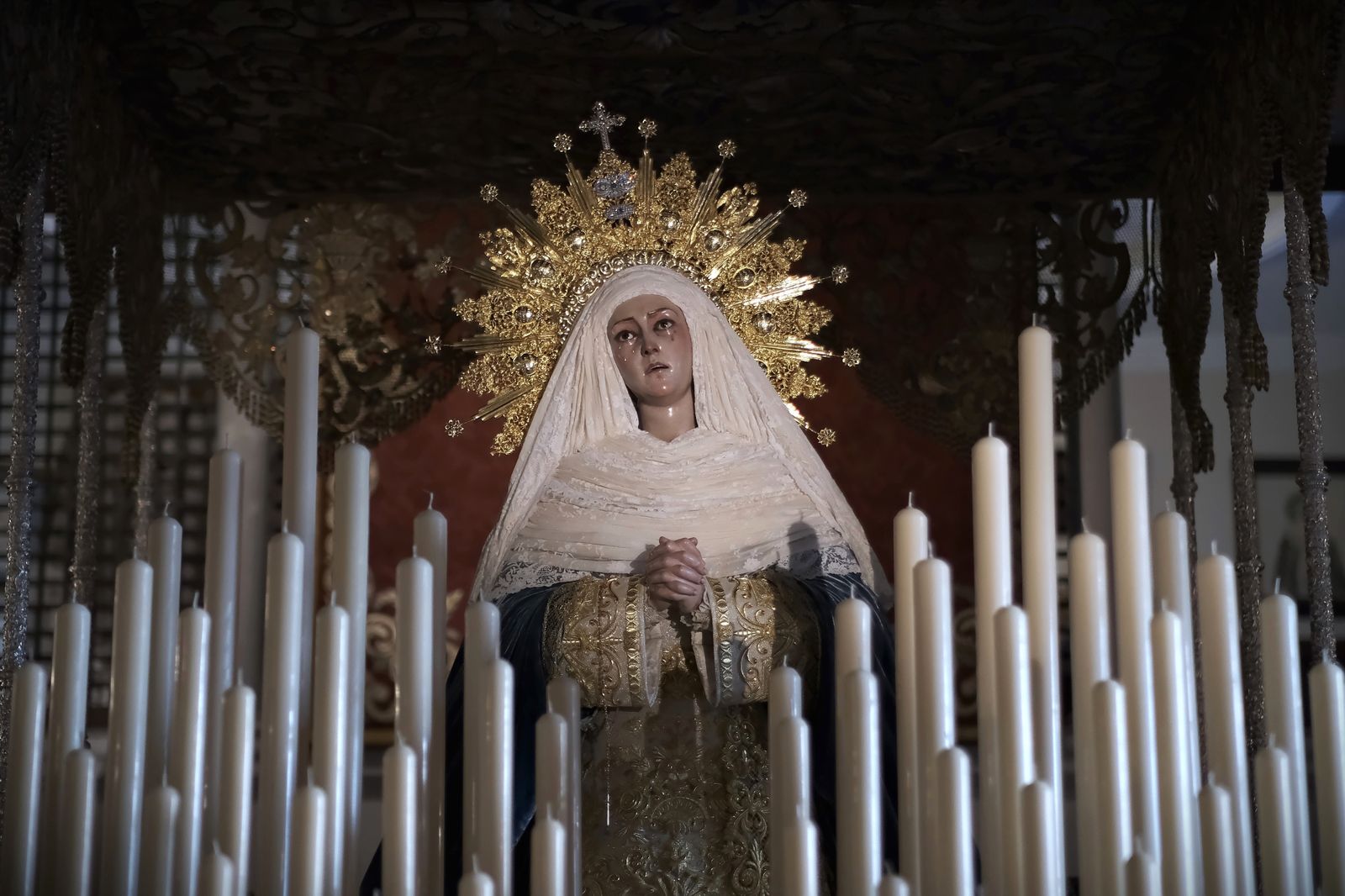 La imágenes de la Virgen de las Aguas del Museo en su palio