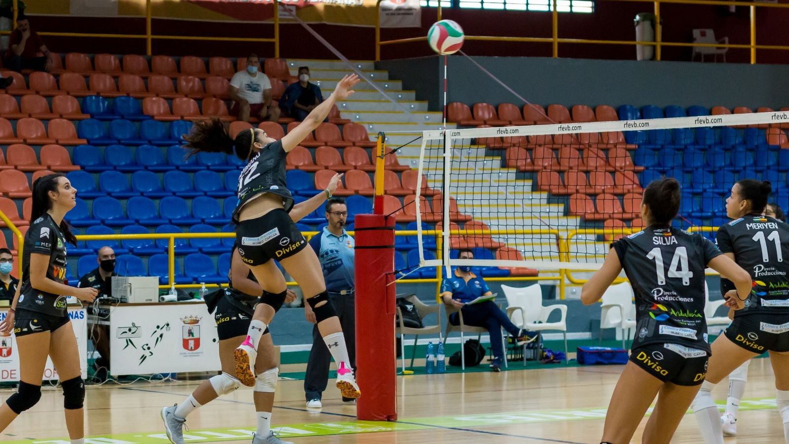 María Zambrana remata.