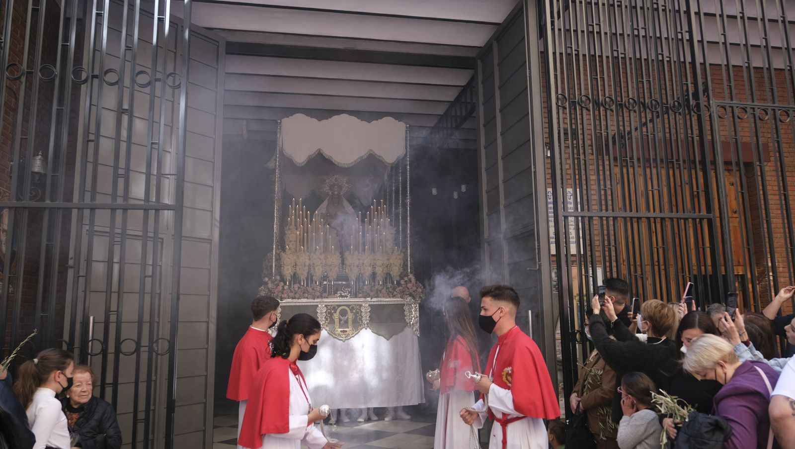 Fotogalería de la procesión de La Borriquita en Almería. Semana Santa 2022.