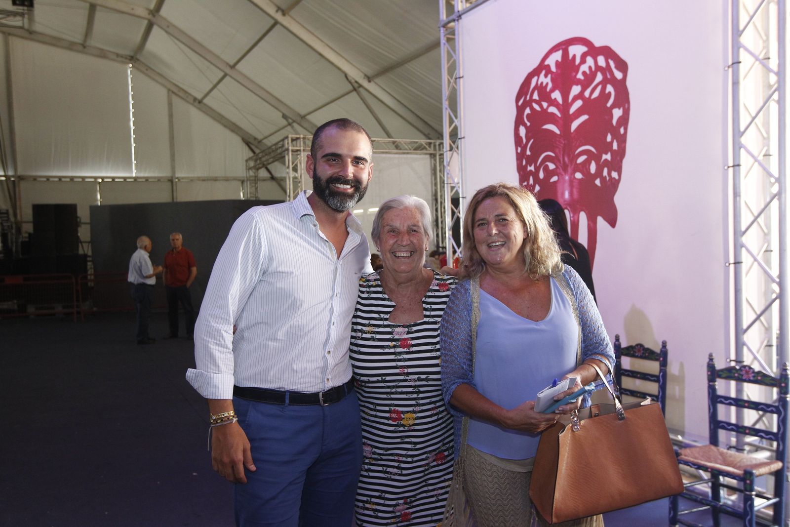 Fotogalería comida homenaje a los mayores. Feria de Almería 2019