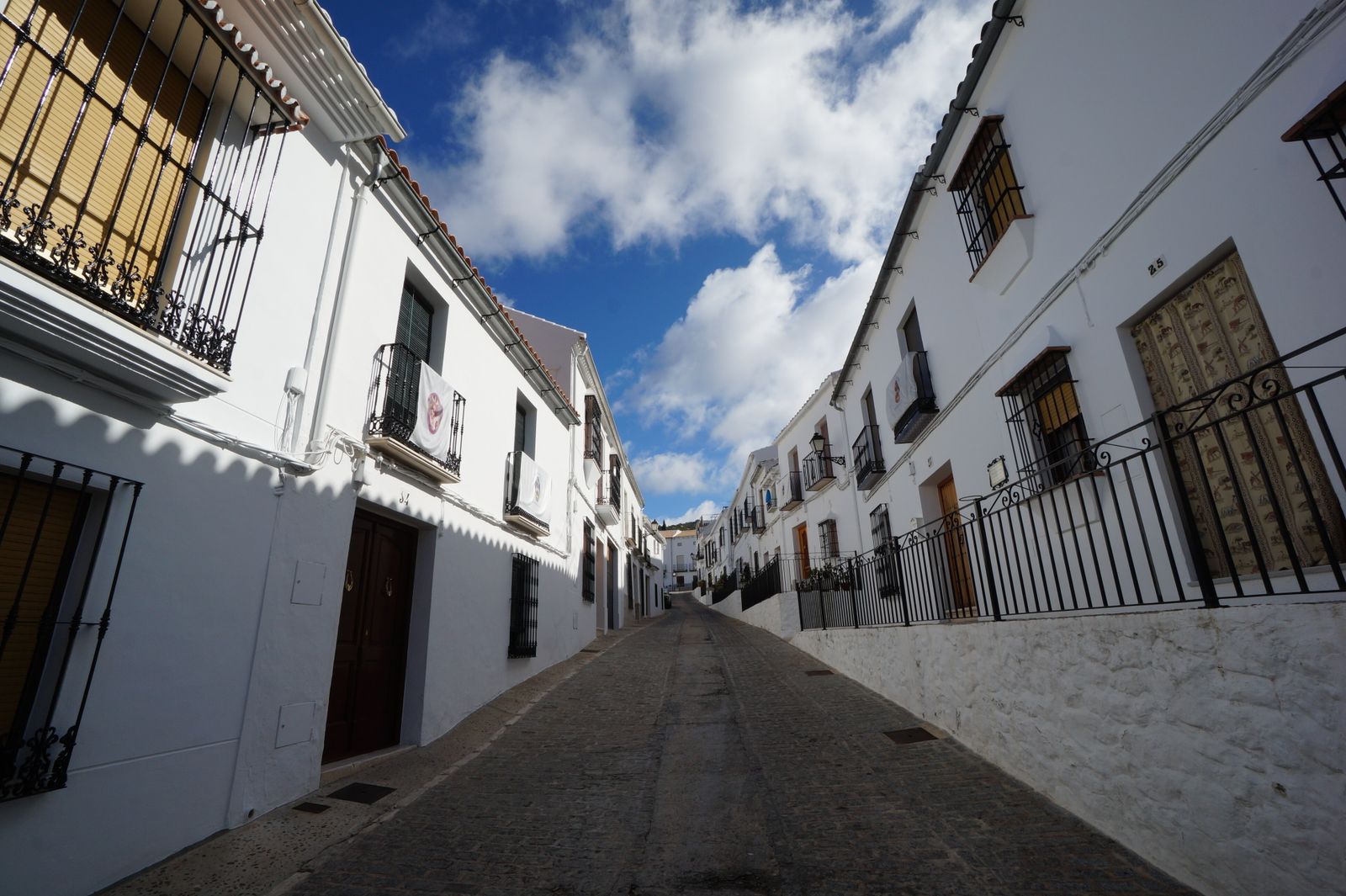 Las fotografías de un paseo por Zuheros, el municipio de Córdoba que resiste libre de covid