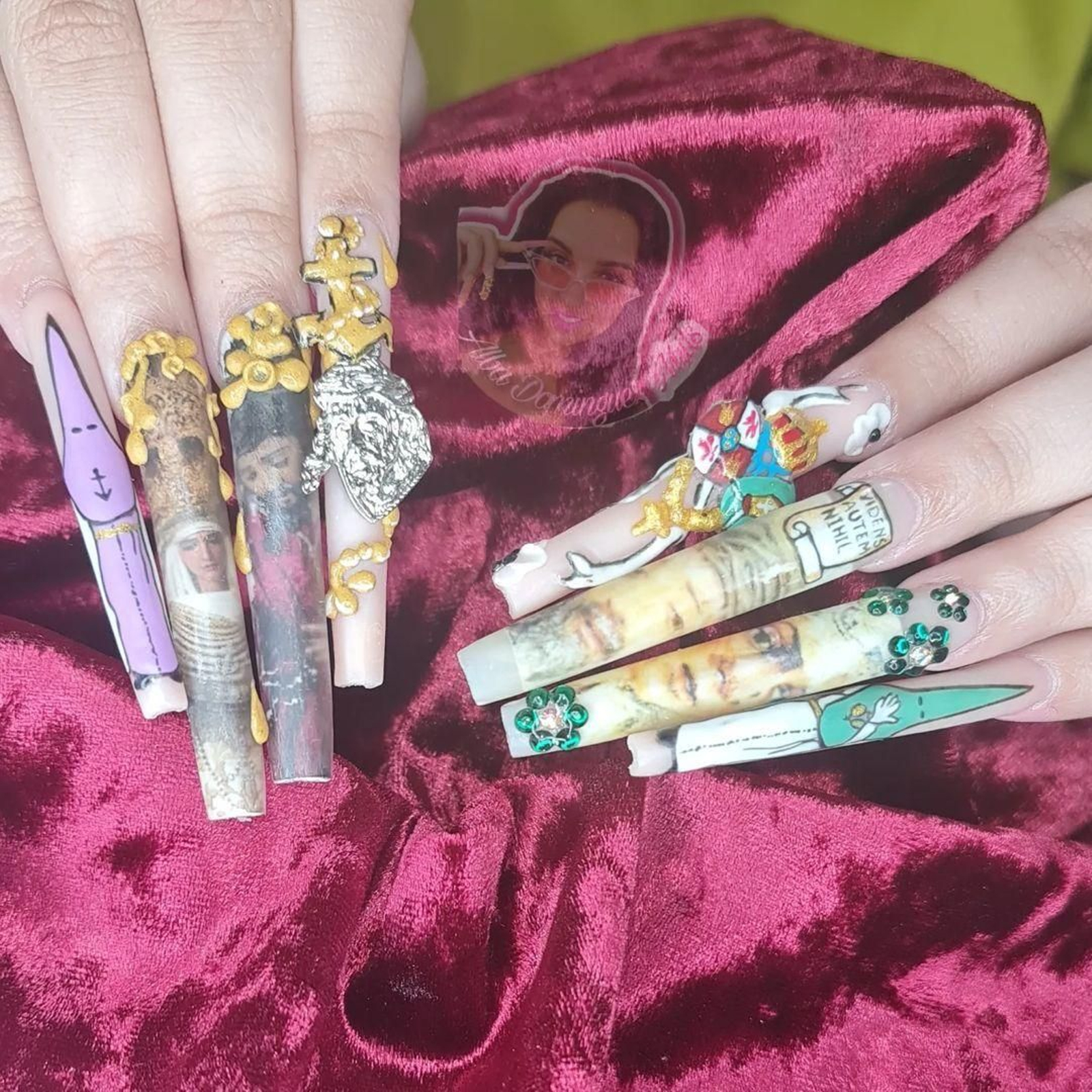 Uñas cofrades que ha hecho una sevillana