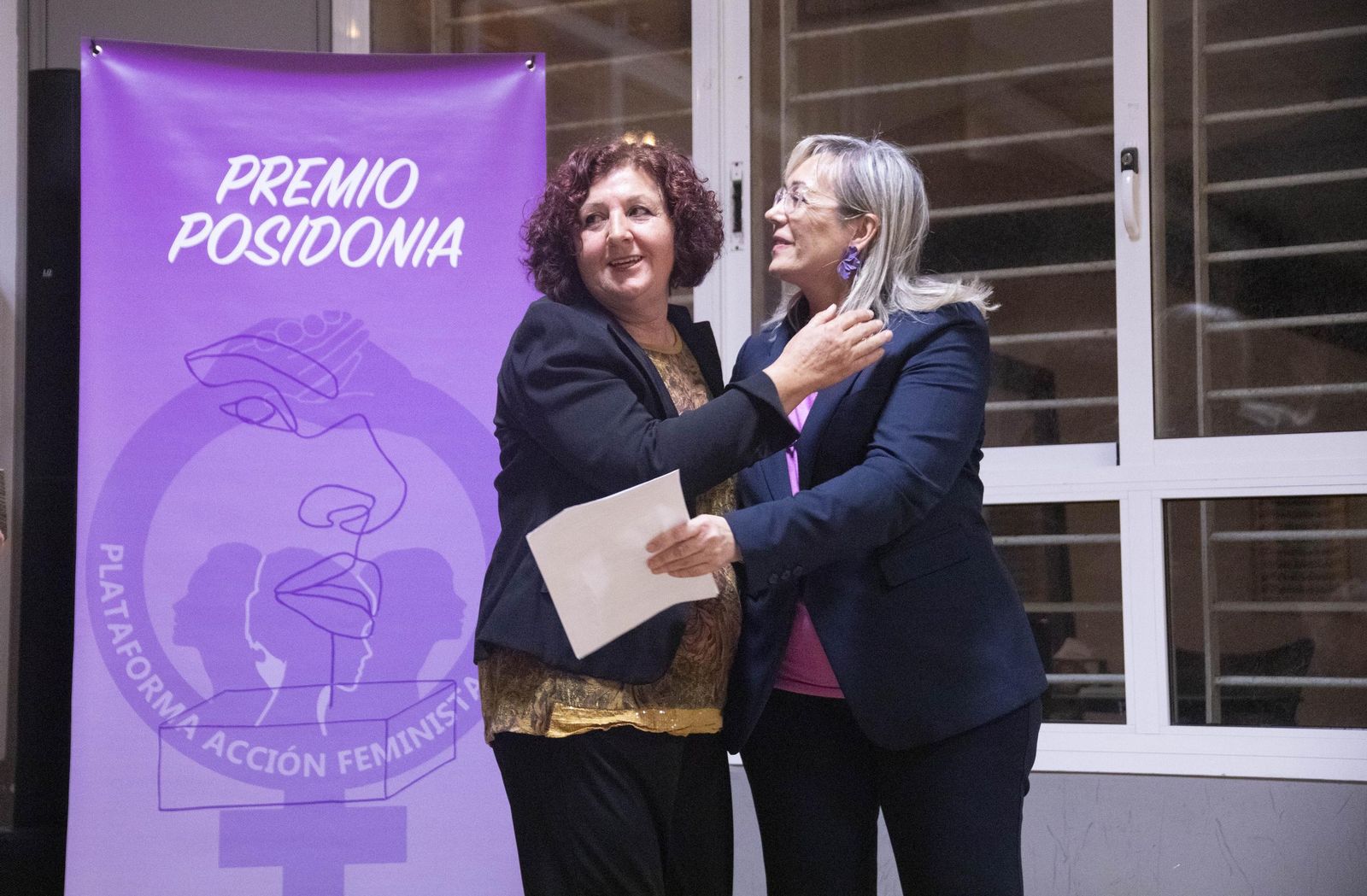 La Plataforma de Acción Feminista en Almería rinde homenaje a las mujeres de la Desbandá con su II Premio ‘Posidonia’ a Loli Sierra, vicepresidenta de la Asociación Memorialista de la Desbandá, en imágenes