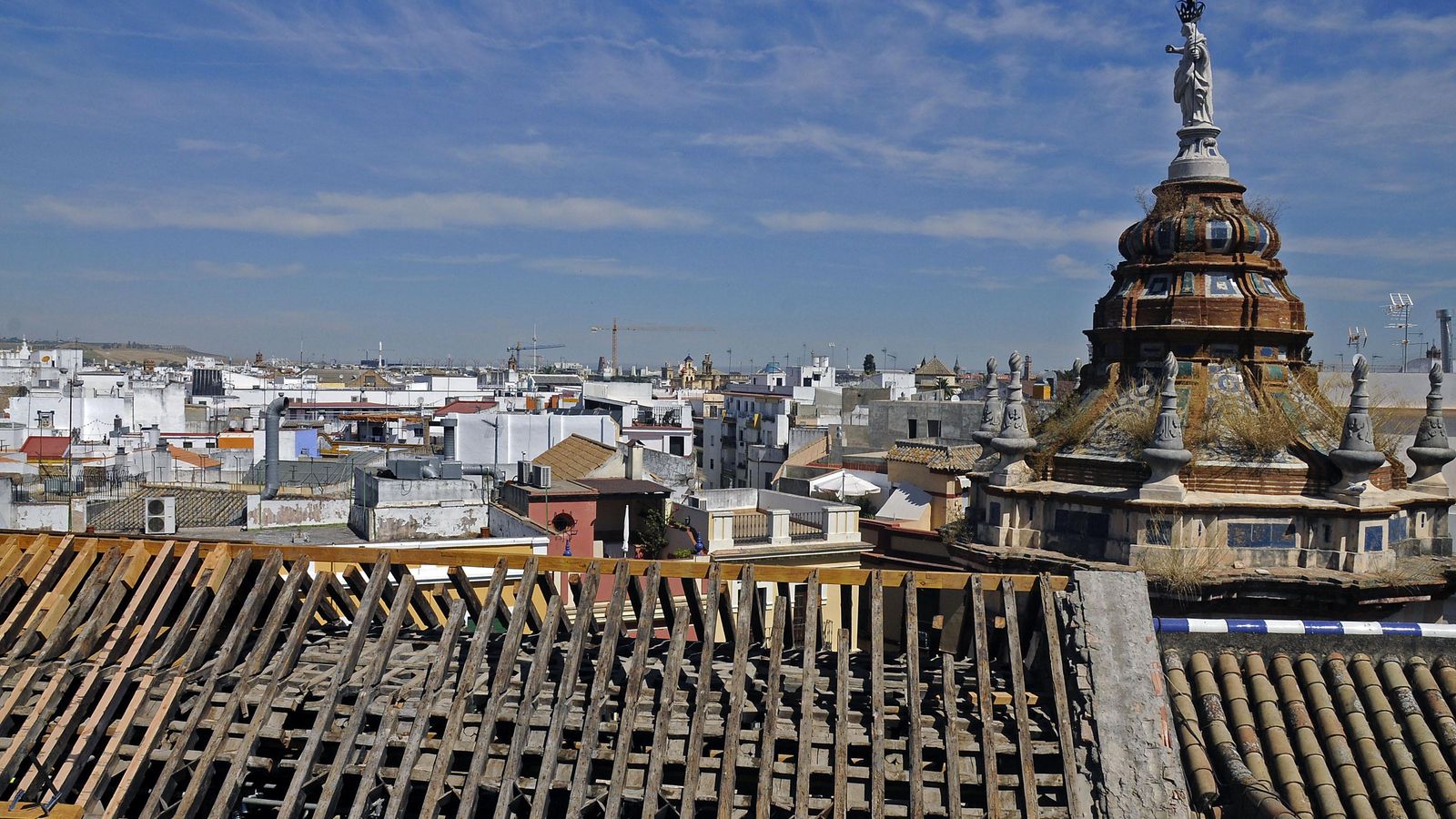 Obras en las cubiertas de Santa Catalina.