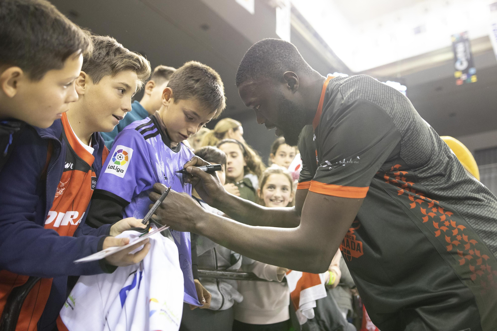 Las imágenes del primer Fénix Game del Covirán Granada