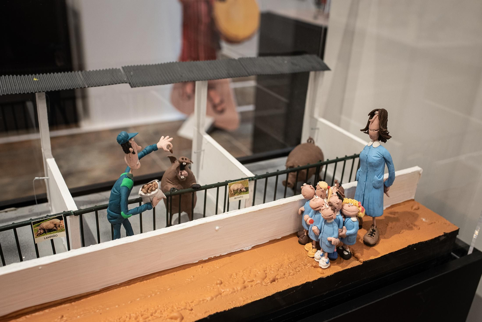 Imágenes de la inauguración de la exposición "200 años construyendo provincia"