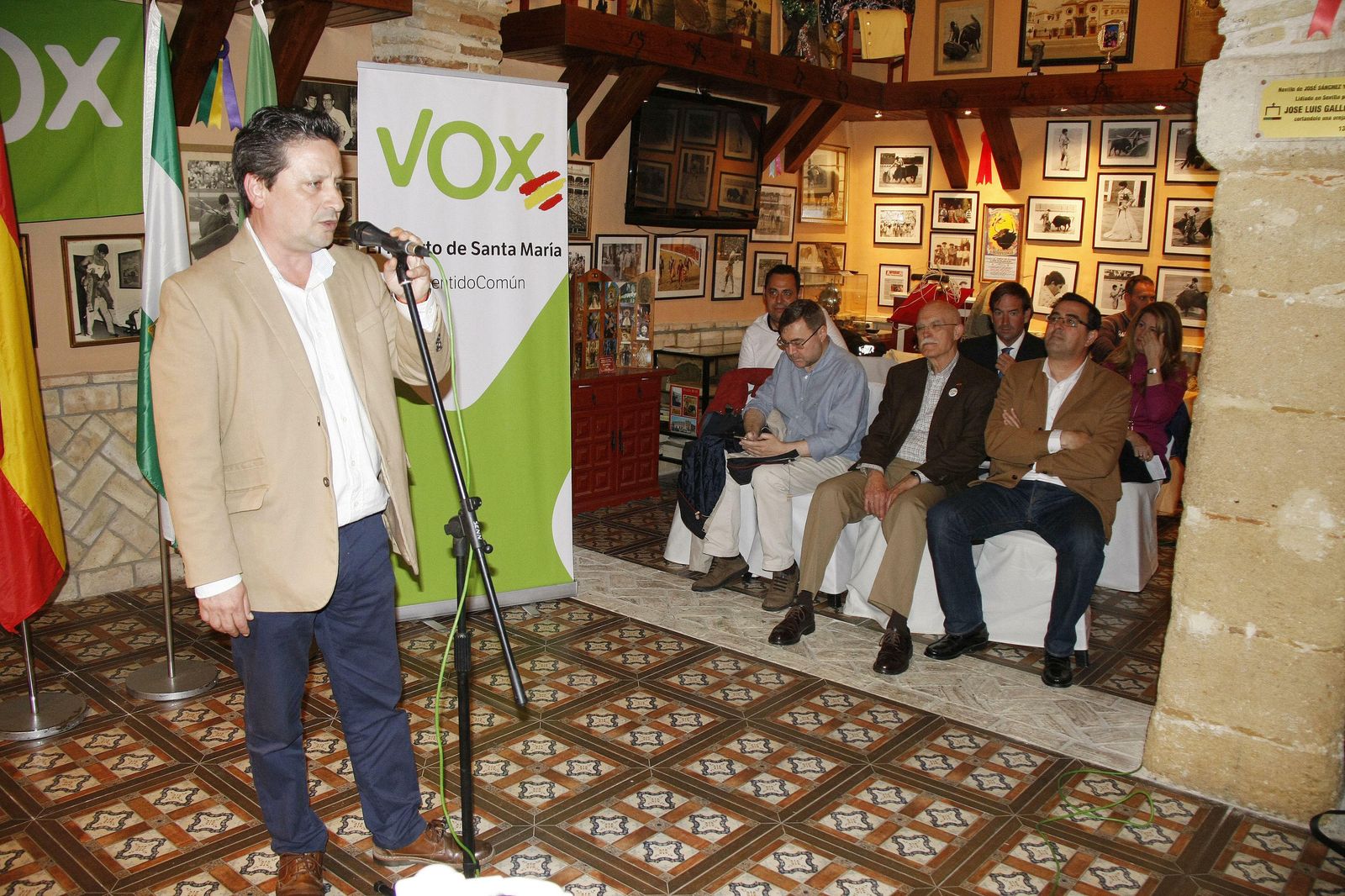 Juan Carlos Sanz, candidato de Vox El Puerto a las municipales, en un reciente acto del partido.