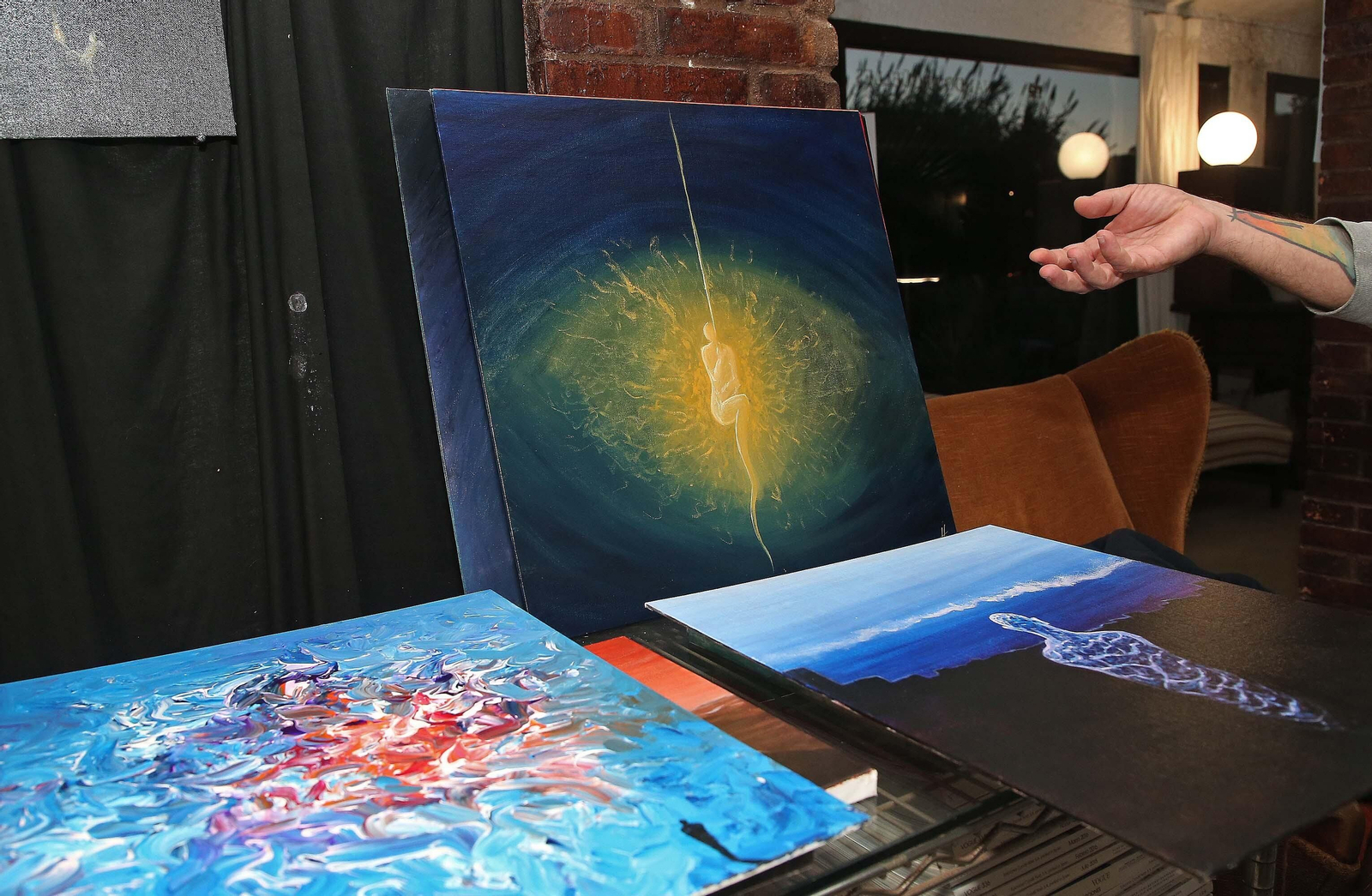 ' Primitivo',  la exposición de Óscar Hidalgo en imágenes