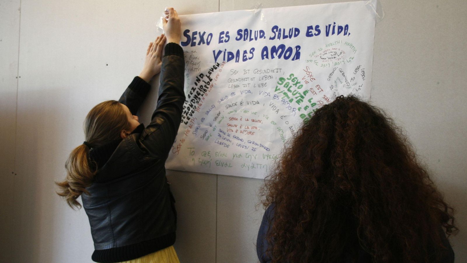 Uno de los carteles de sensibilización en unas jornadas universitarias de Almería