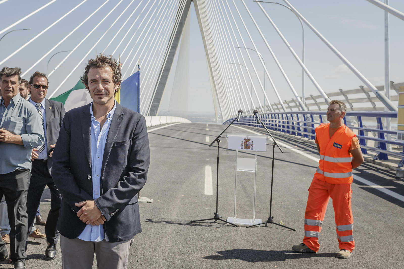 Kichi, a los tres meses de ser investido alcalde, en el acto de inauguración del segundo puente.