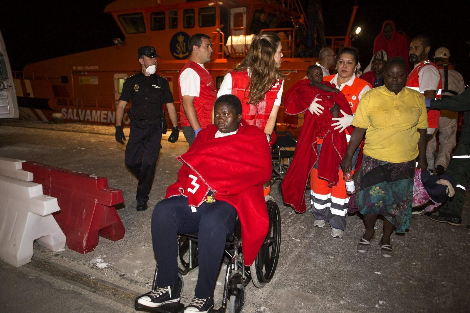 Rescatadas dos pateras con 48 inmigrantes a bordo en Cabo de Gata