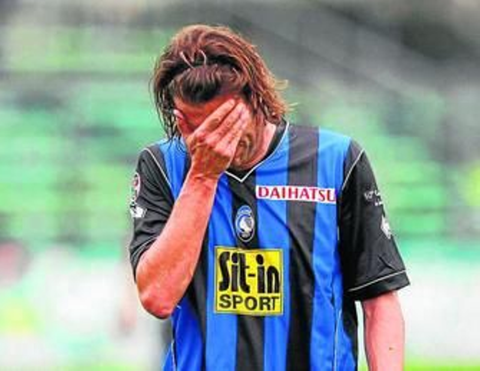 Cristiano Doni, al término de un partido con el Atalanta.