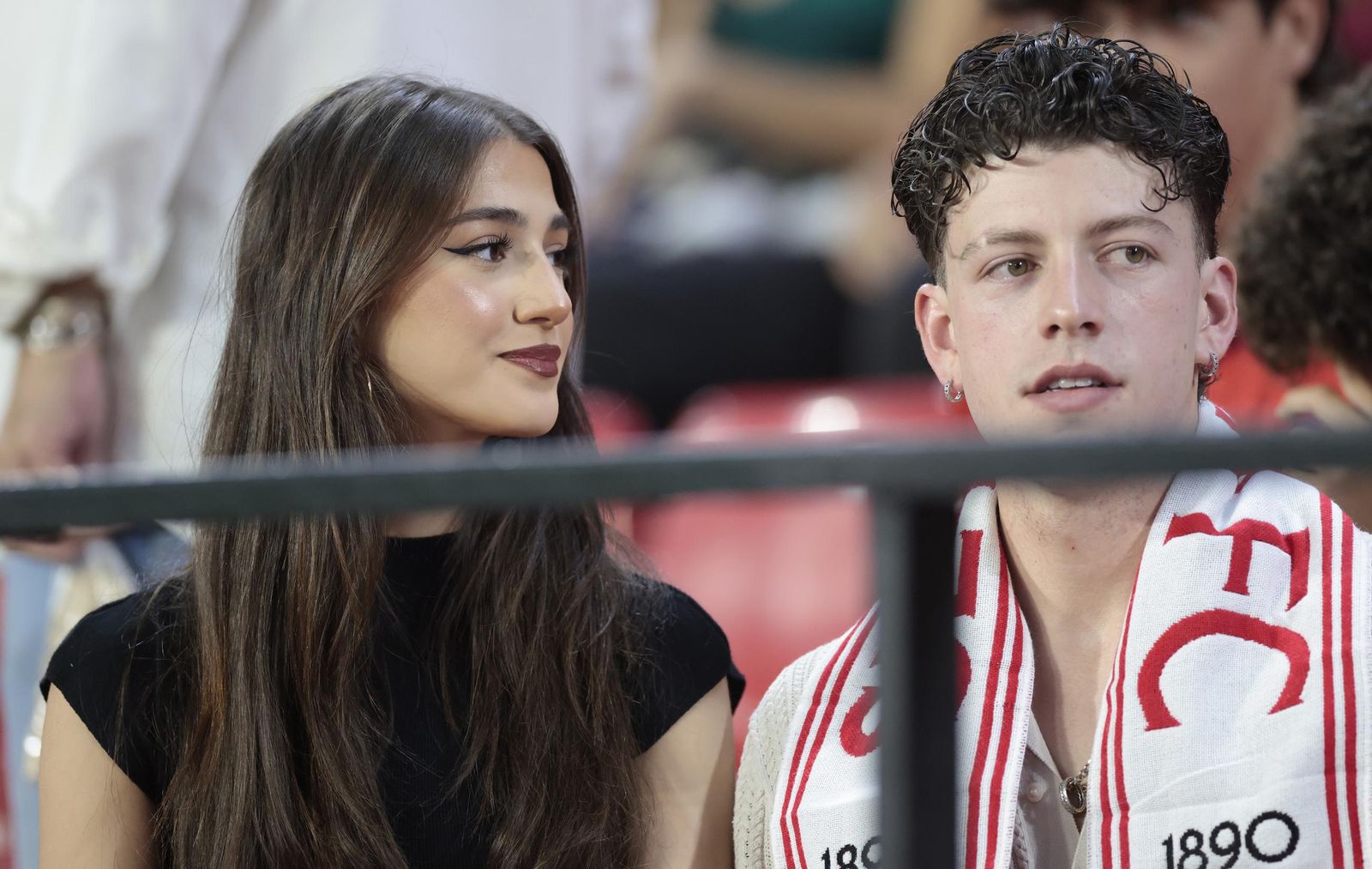 Búscate en las fotos del Sevilla - Elche