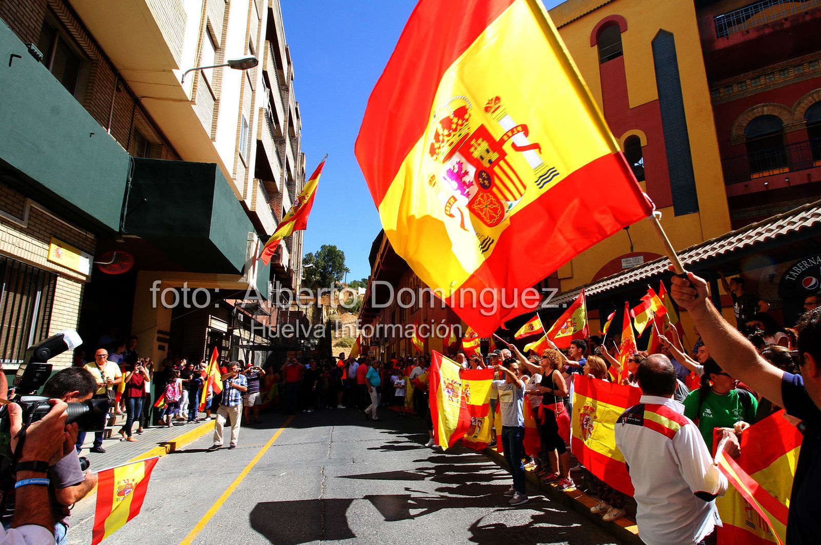 Imágenes de la expedición de Guardias Civiles de Huelva rumbo a Cataluña.