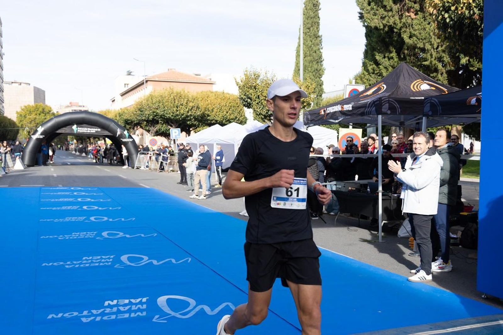 En imágenes: multitudinaria e histórica XXIX Media Maratón 'Ciudad de Jaén' y 10k en memoria de Paco Manzaneda