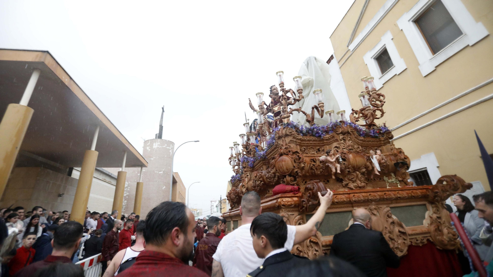Fotos del Domingo de Ramos en La Línea: La Borriquita y Flagelación