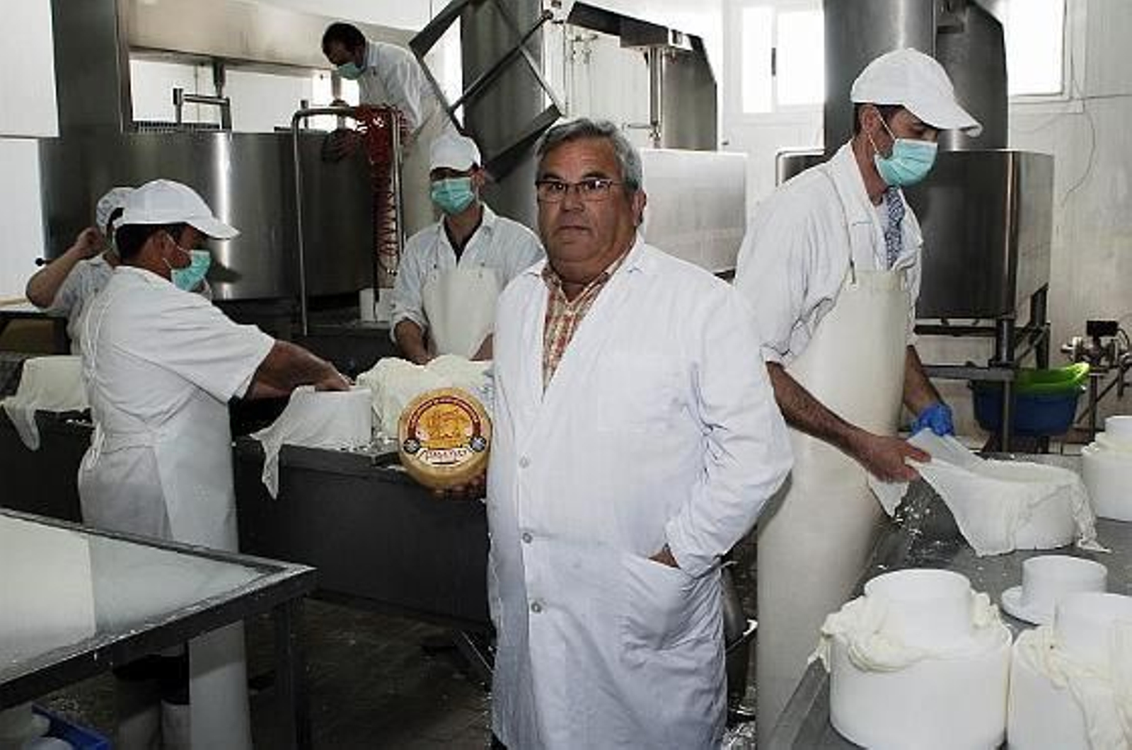 El arte del queso artesanal en la fábrica de Payoyo en Villaluenga. 

Foto: Ramon Aguilar