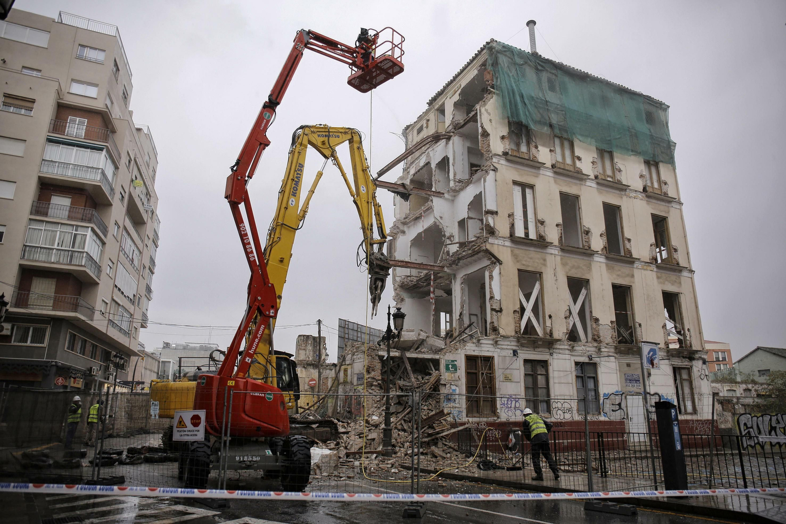 Las fotos de la demolición de La Mundial