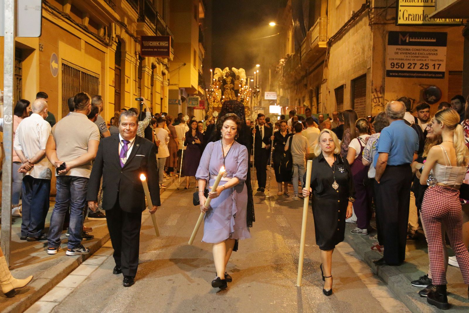 Imágenes de La Magna por las calles de Almería