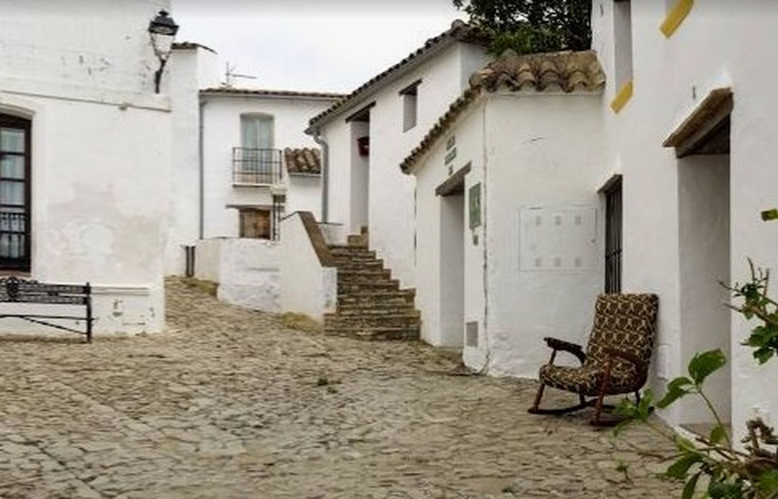 Calles encaladas de Castellar de la Frontera, uno de los pueblos más bonitos de España, en el Campo de Gibraltar  (Cádiz).