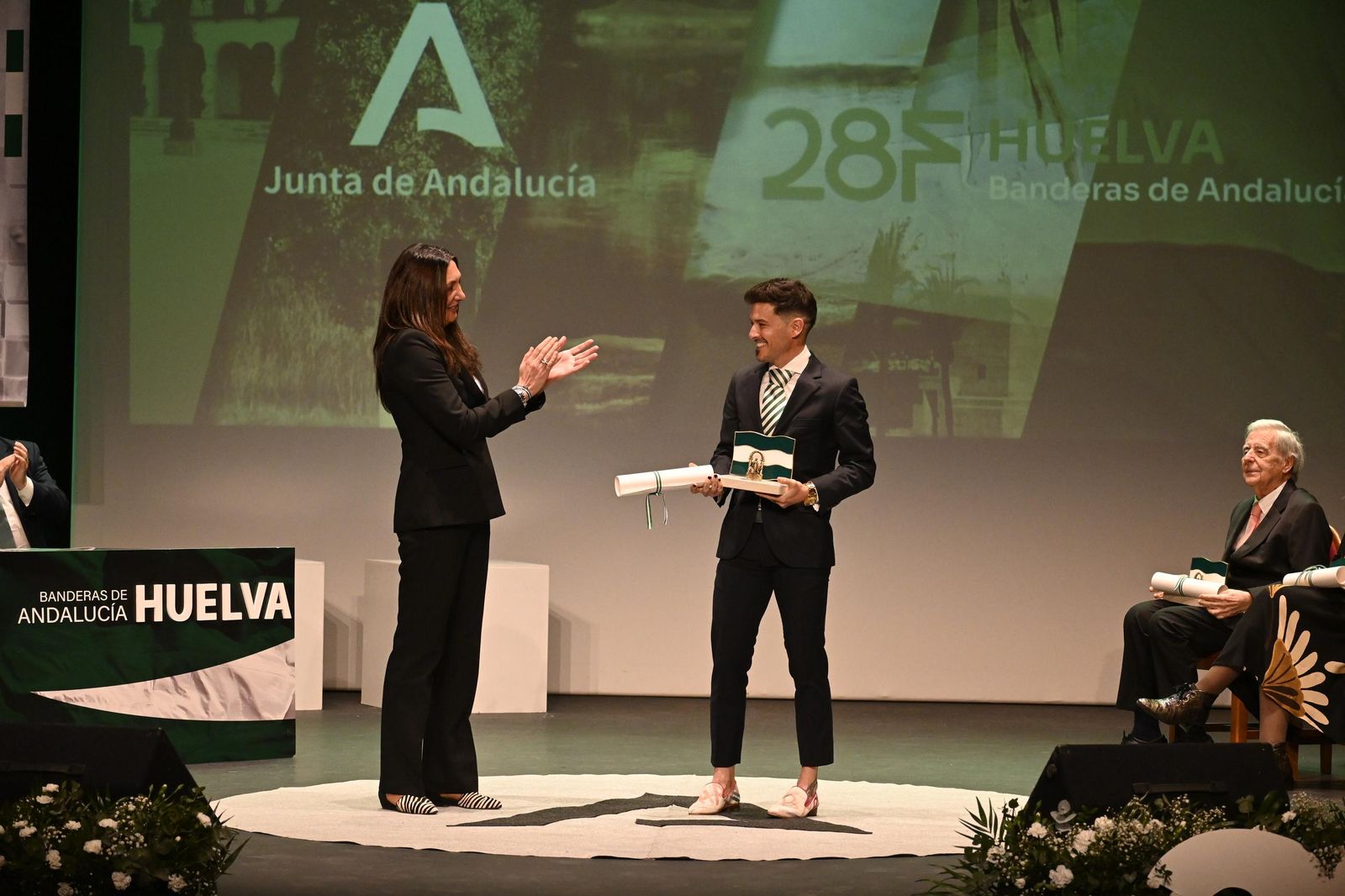 Premios de las Banderas de Andalucía en Huelva, en imágenes