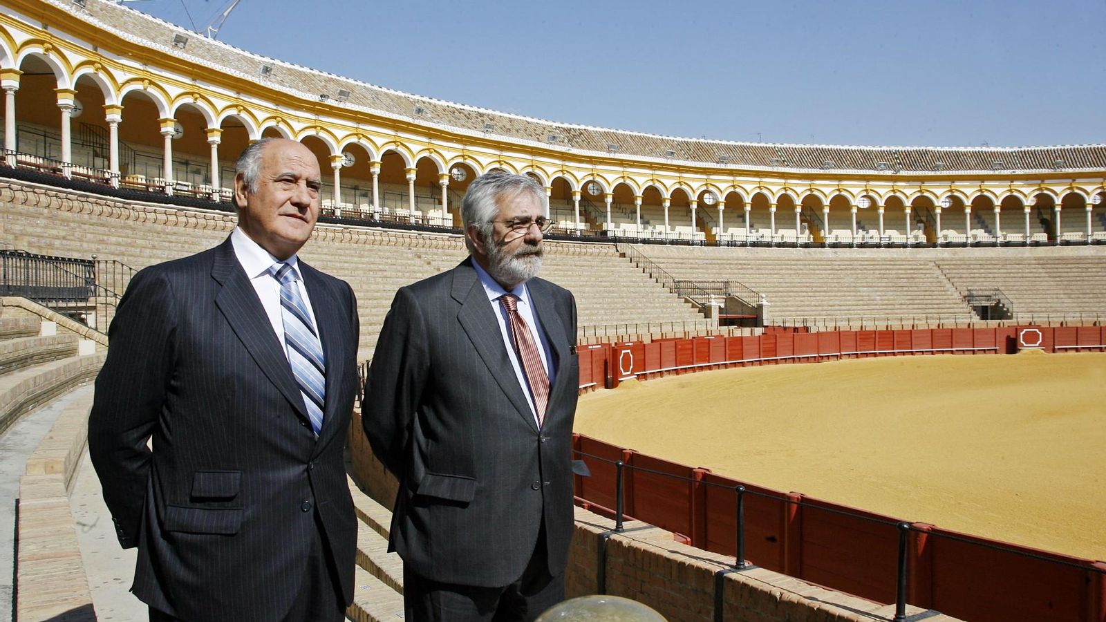 Eduardo Canorea y Ramón Valencia tomaron el timón de la plaza en la temporada de 2000.