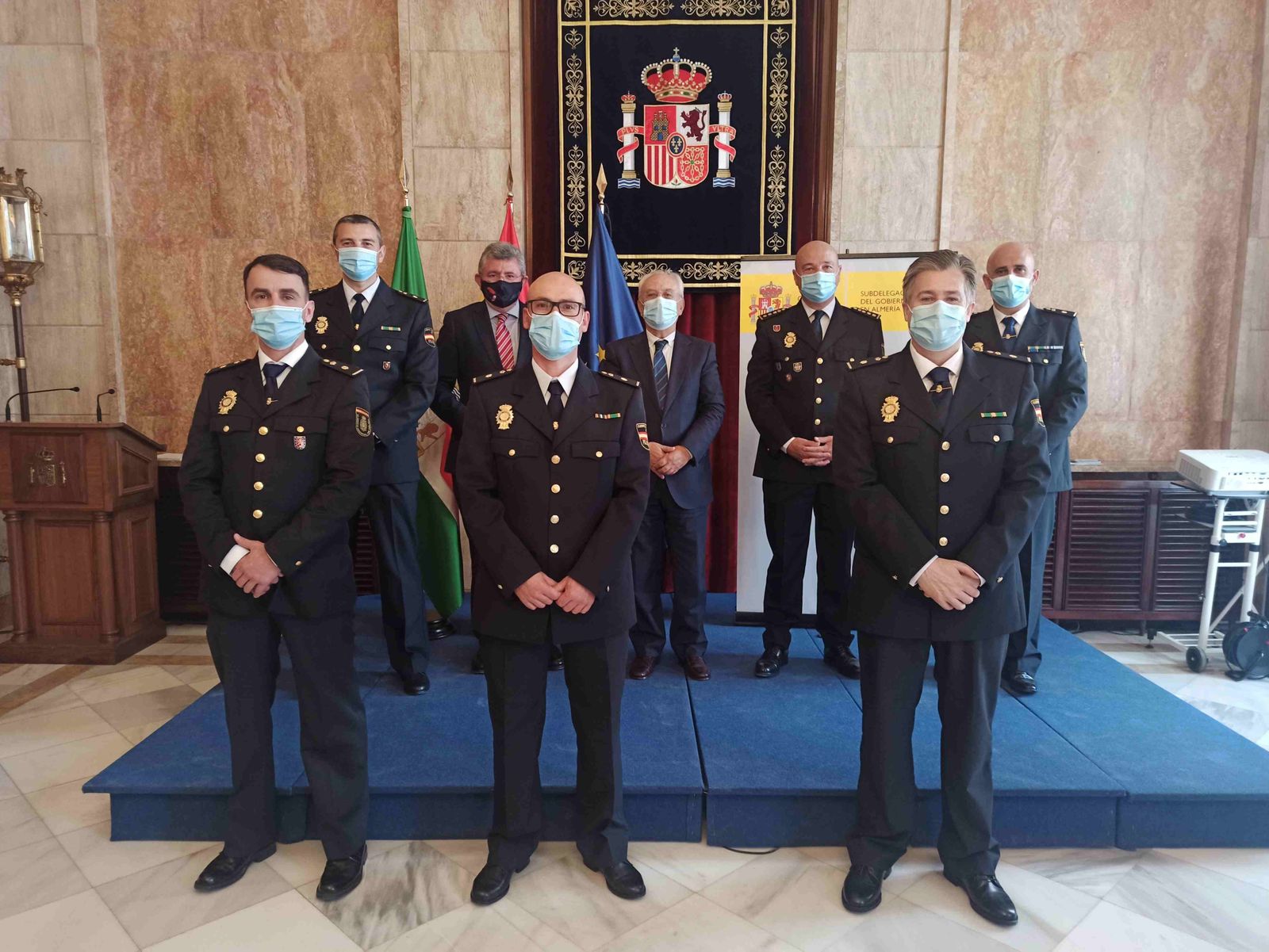 El subdelegado del Gobierno recibe a los nuevos inspectores jefe que se incorporan a la Policía Nacional en Almería