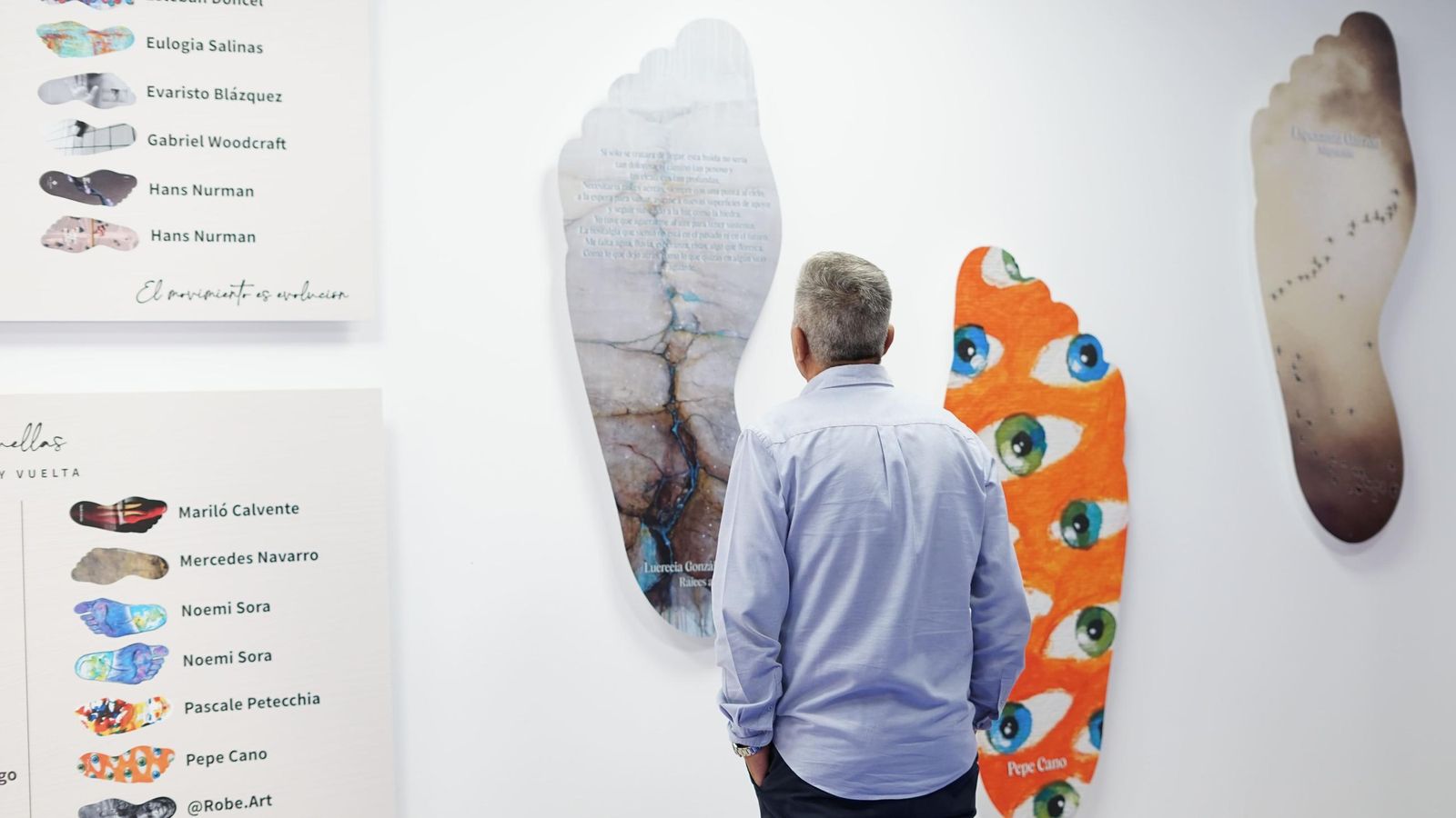 Fotos de la exposición 'Huellas de ida y vuelta' de Márgenes y Vínculos en Tarifa