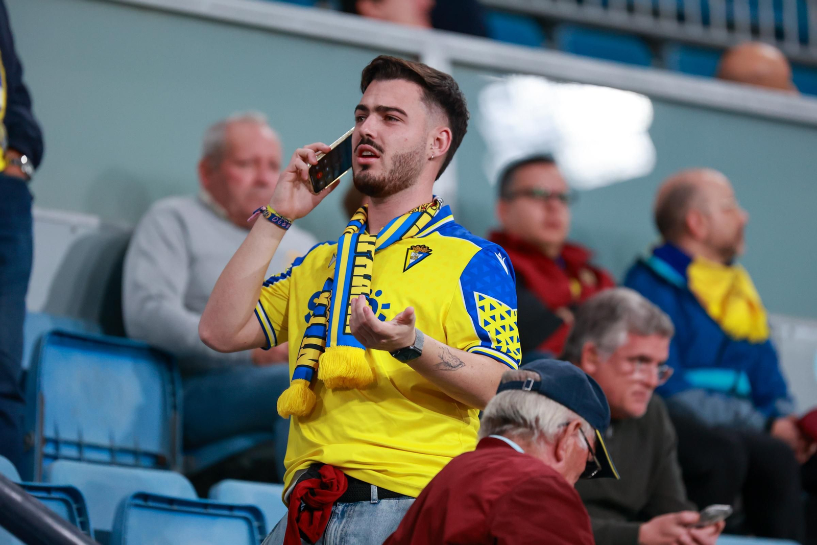 Búscate entre las imágenes del partido de fútbol entre Cádiz CF y Deportivo