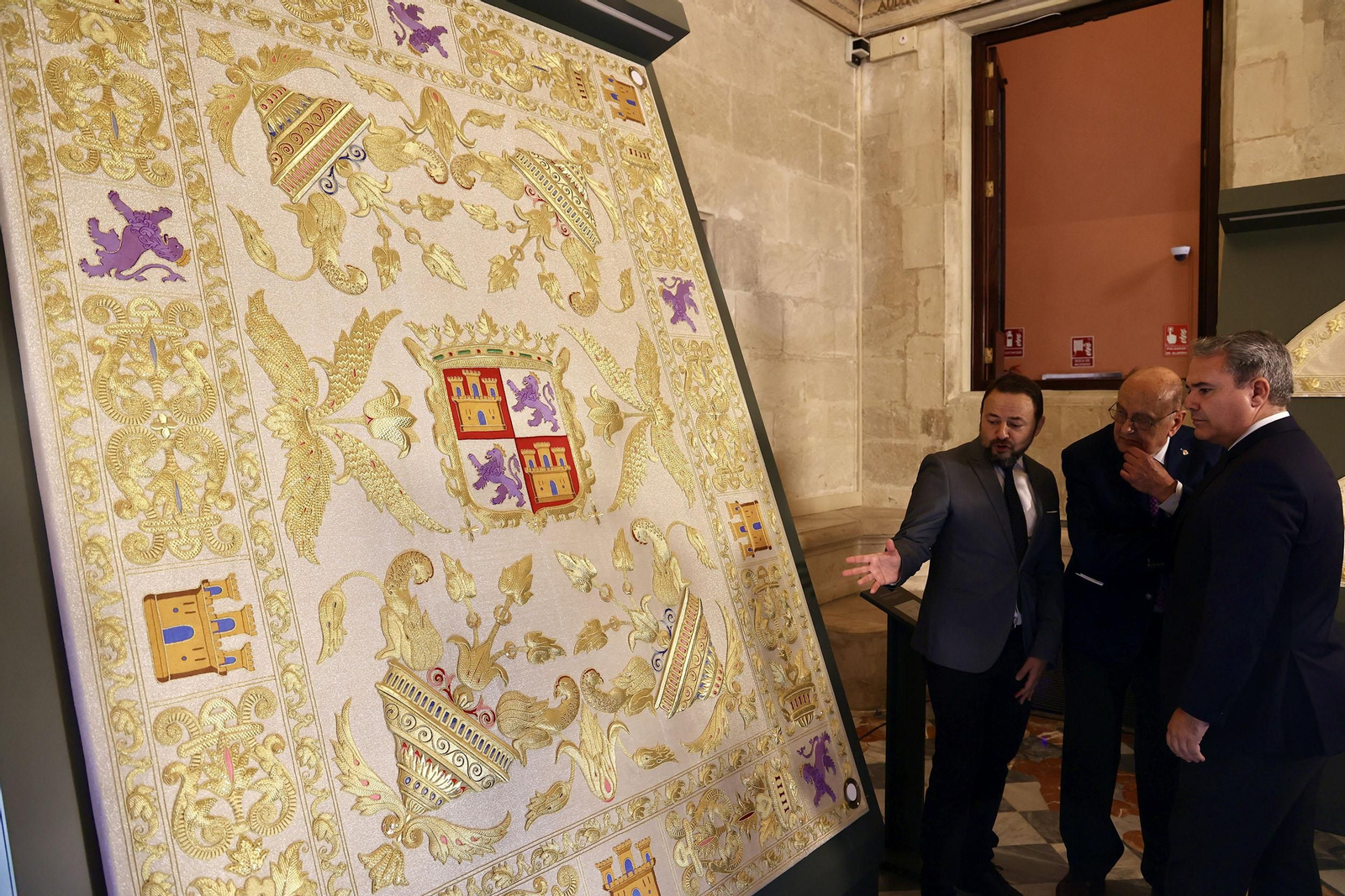 Presentación de la nueva tumbilla de la Virgen de los Reyes