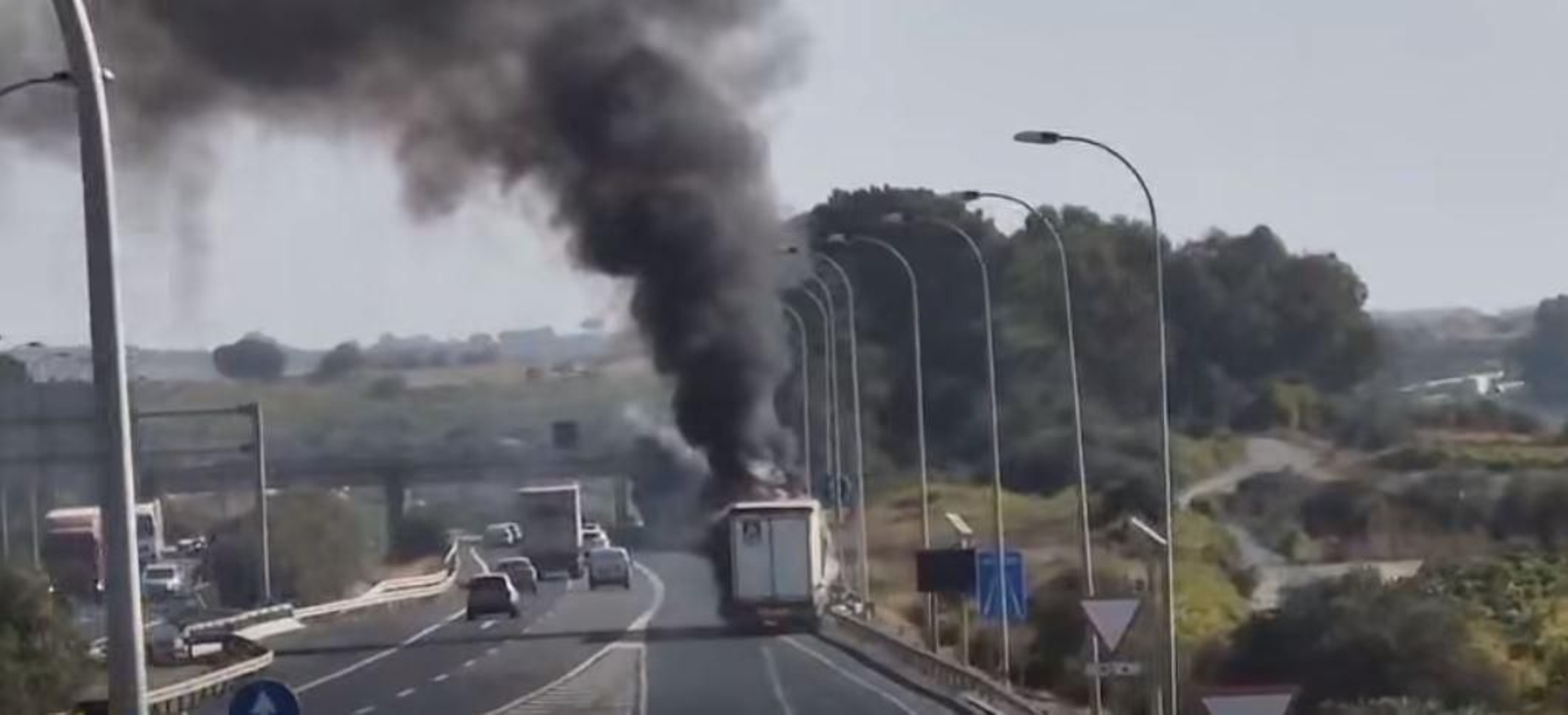 Incendio del camión en la A-49.