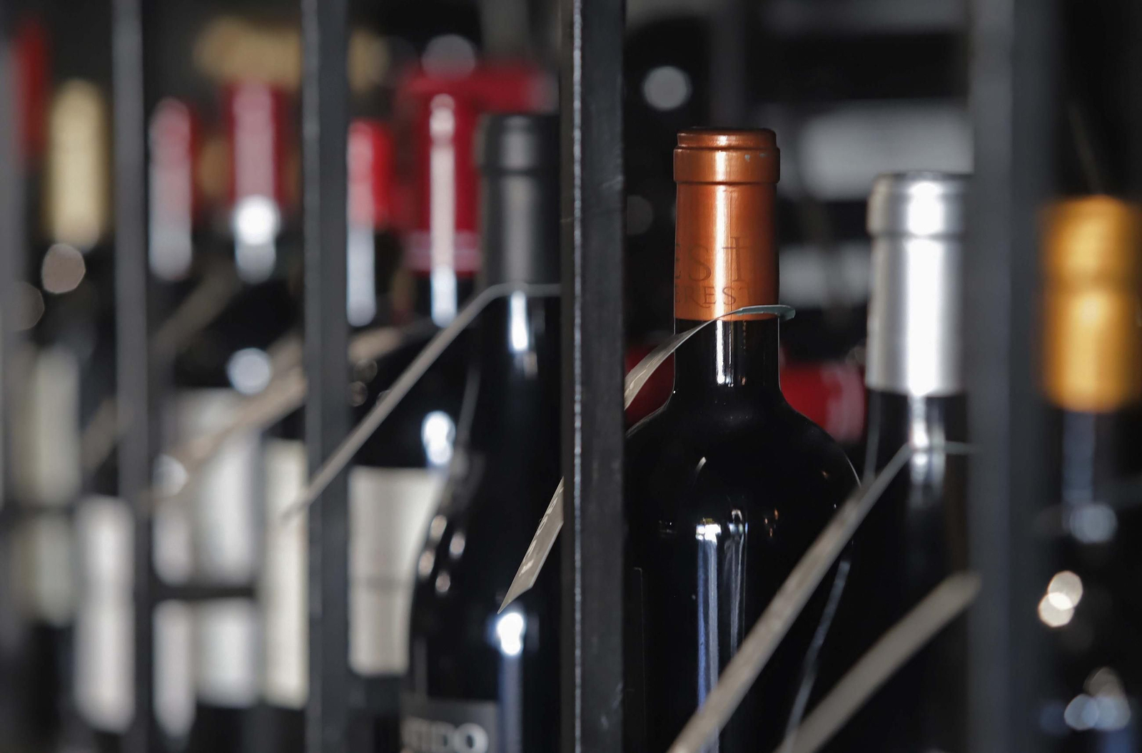 Fotos de la nueva enotienda de 'El Decantador' en Algeciras