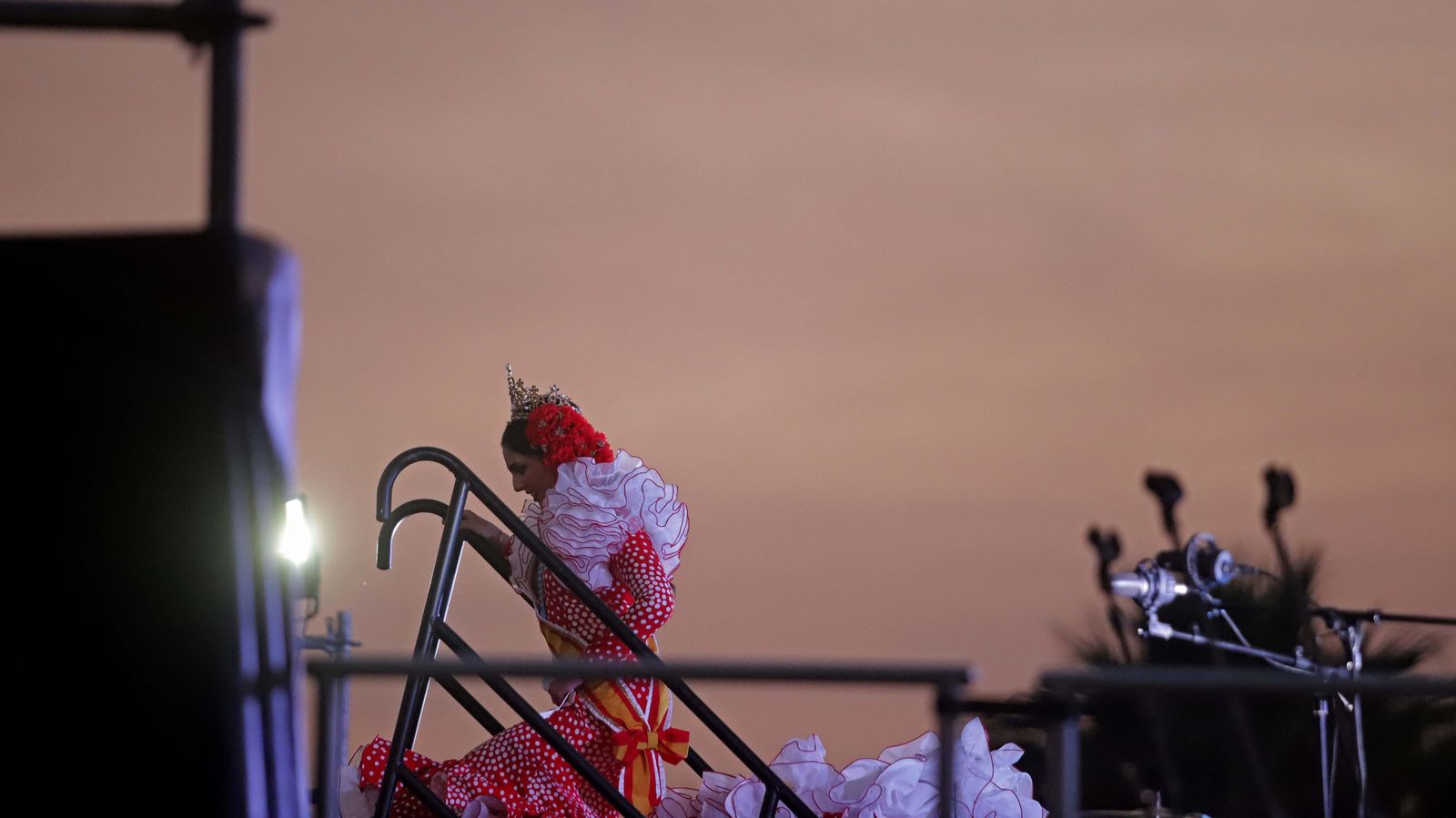 Fotos de la Coronación de las Reinas y Damas de la Feria de La Línea 2022